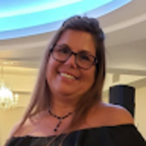 Meet your Posher, Dana